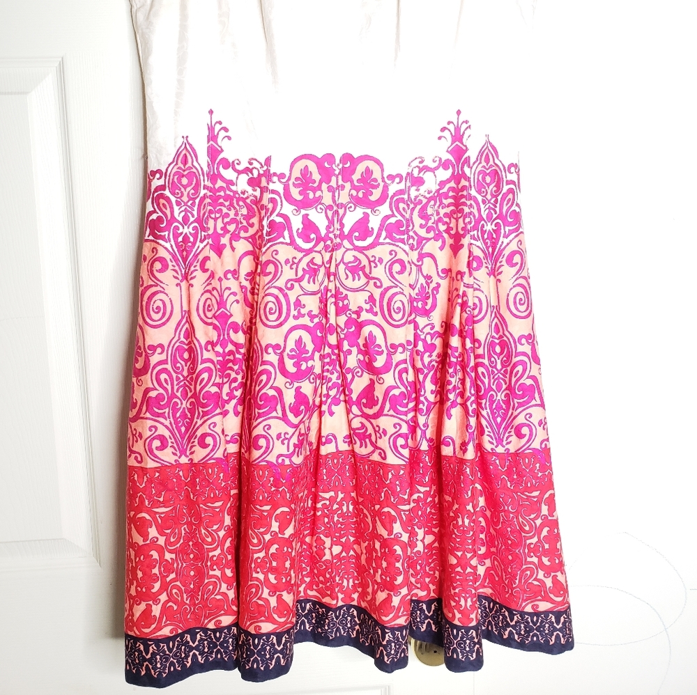 Dress - Picture 4 of 9